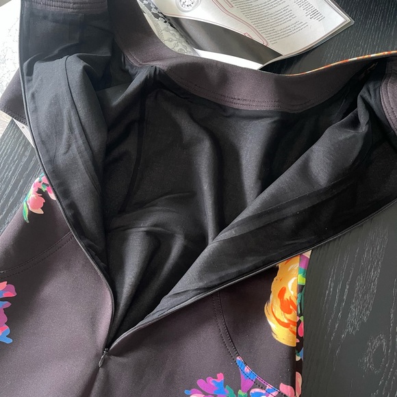 BLUMARINE Large Rose Floral Print Stretch Bodycon Dress Size: S  $2327 - Picture 12 of 16